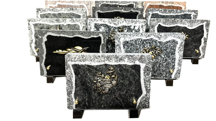 lot d'articles funéraires en granit